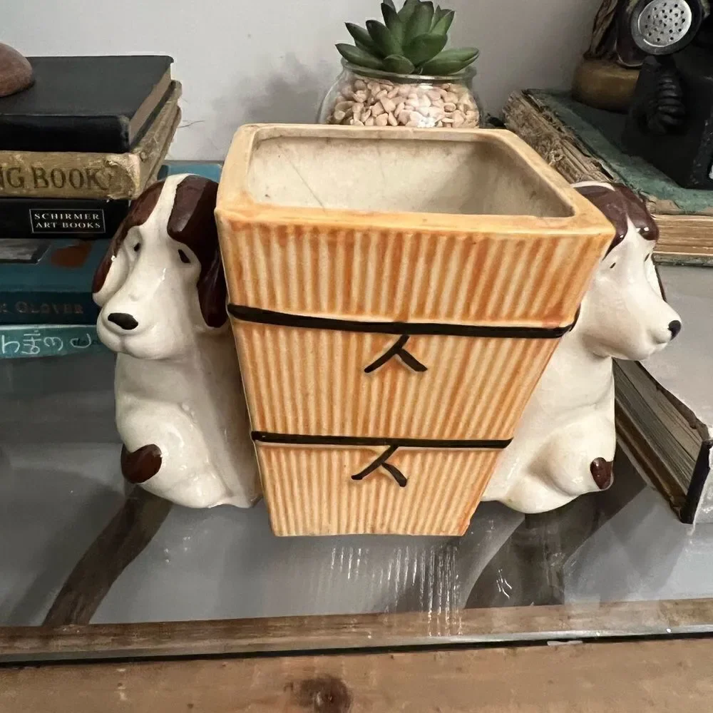 Vintage Beagle dogs ceramic Planter Made In Japan.